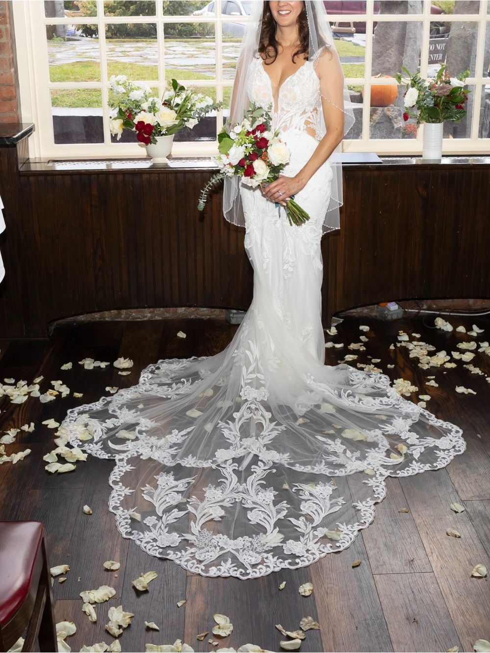 Etoile, Francesca Lace Appliqué Wedding Dress in White